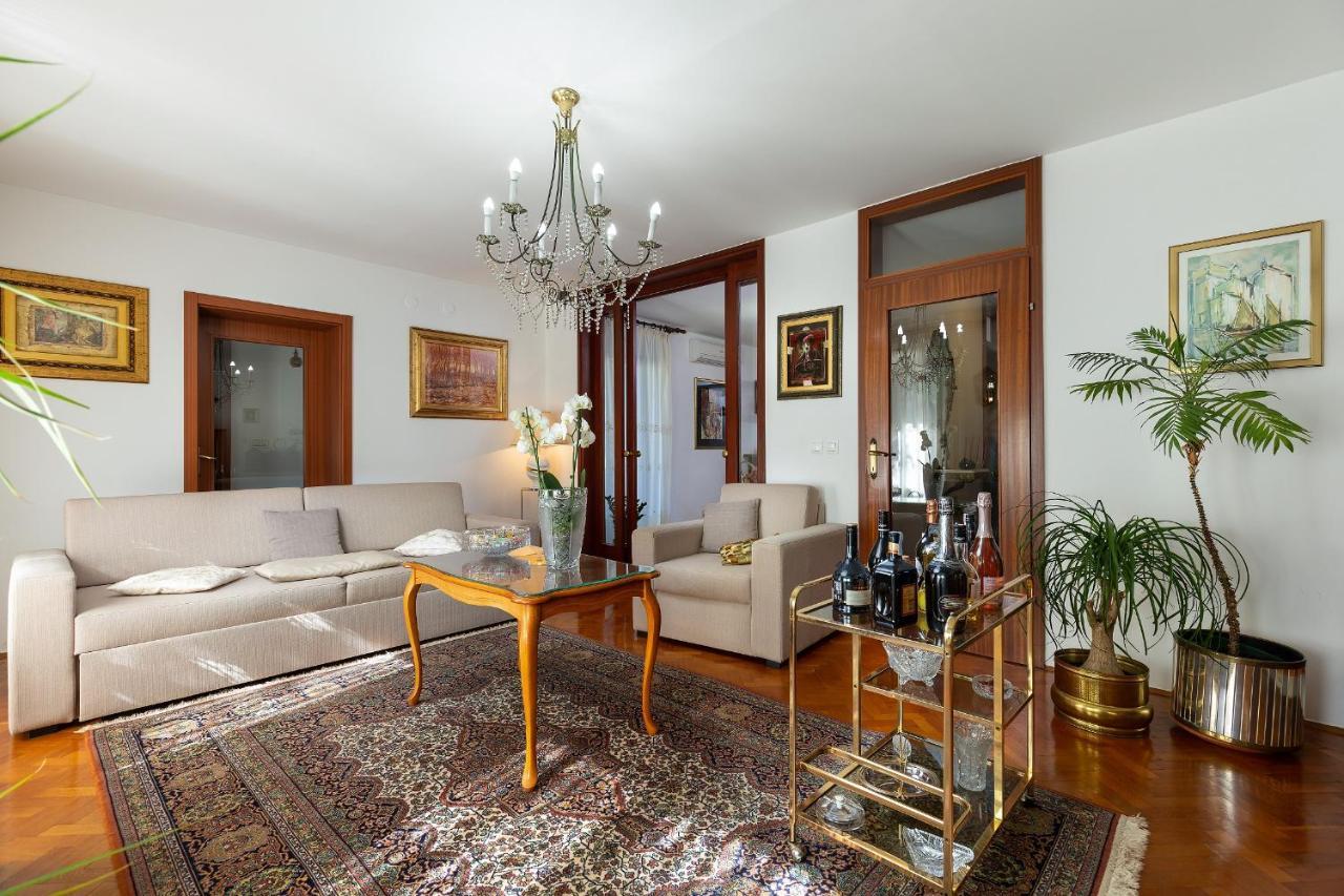Holiday Apartment Suzana 로비니 외부 사진