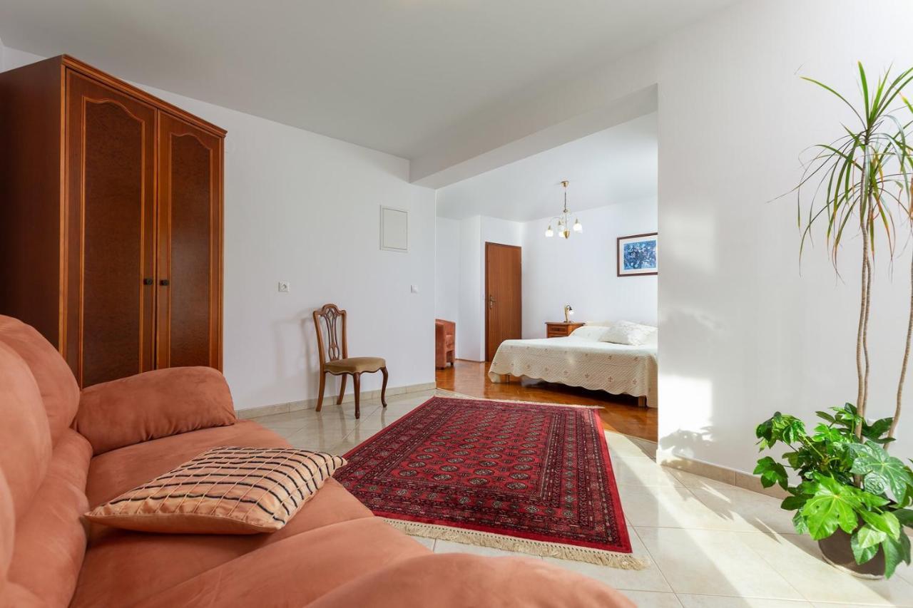 Holiday Apartment Suzana 로비니 외부 사진