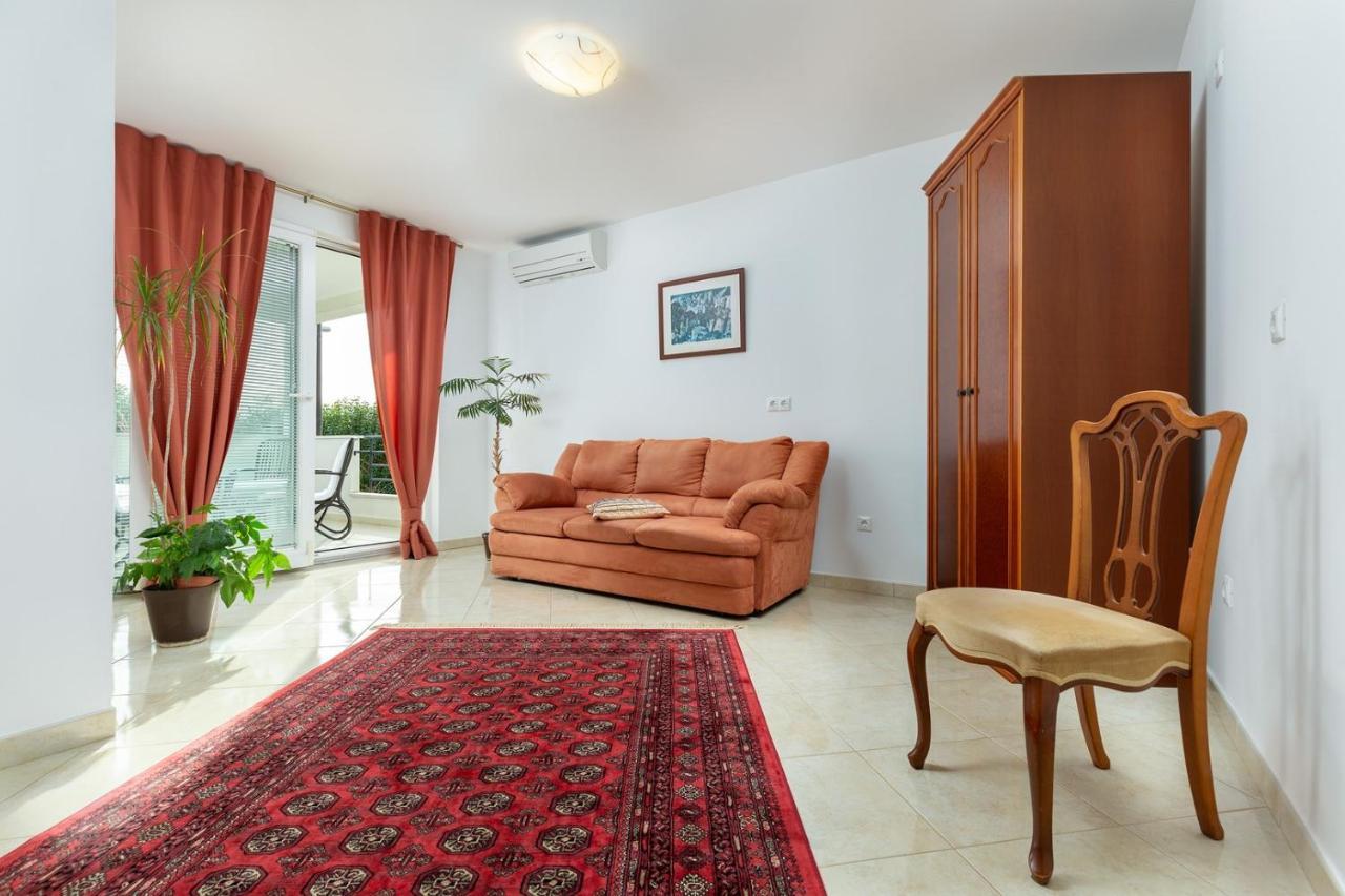 Holiday Apartment Suzana 로비니 외부 사진